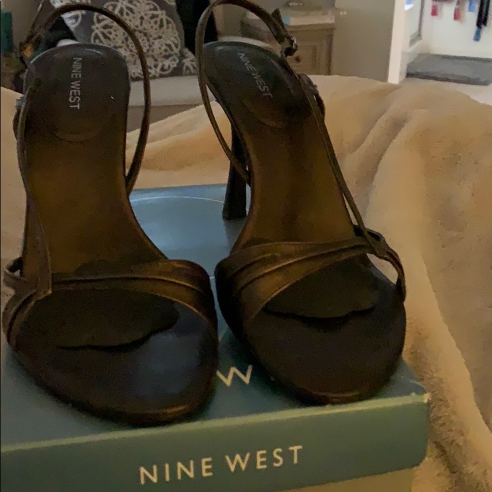Nine West bronze leather heels. Size 9.5